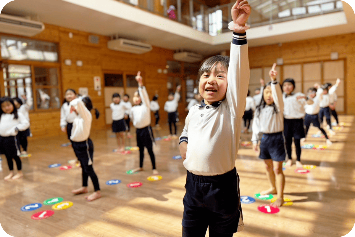 立腰教育を軸としたさまざまな保育(知・情・意・体)を展開